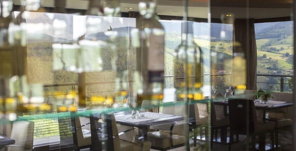 Hotel Restaurant Les Alisiers ลาปูตรัว ภายนอก รูปภาพ