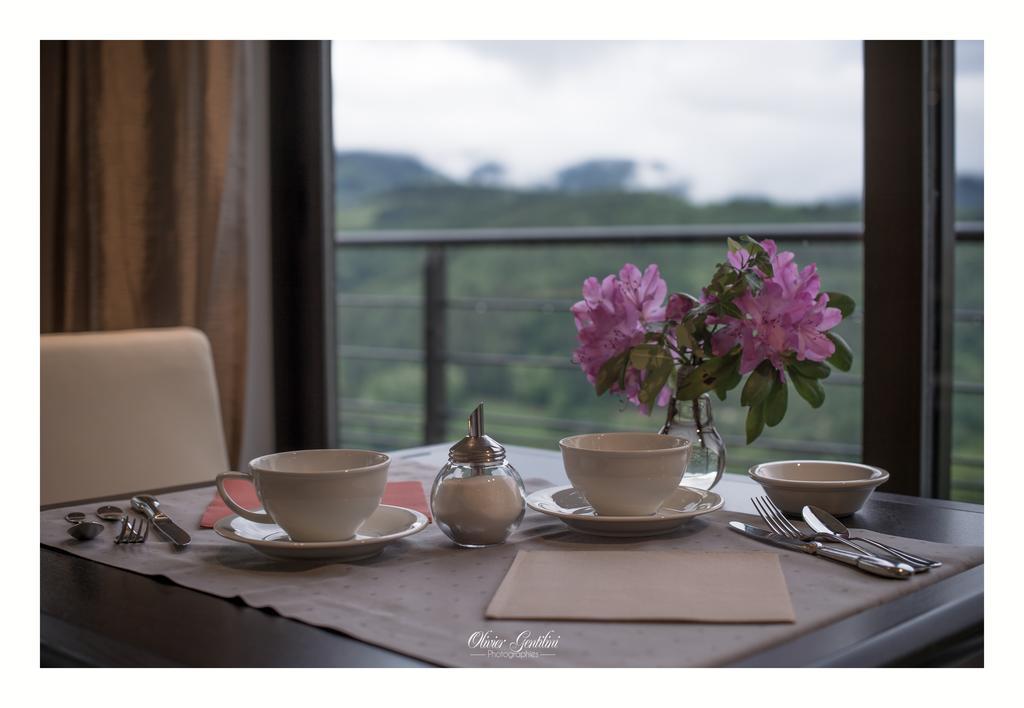 Hotel Restaurant Les Alisiers ลาปูตรัว ภายนอก รูปภาพ