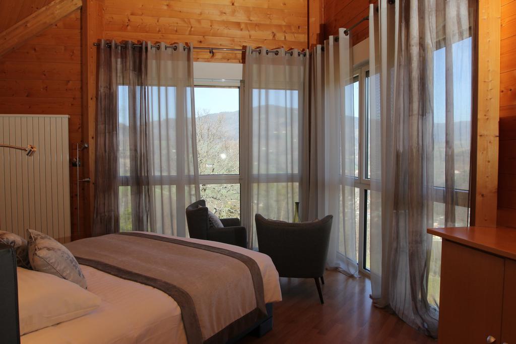 Hotel Restaurant Les Alisiers ลาปูตรัว ภายนอก รูปภาพ